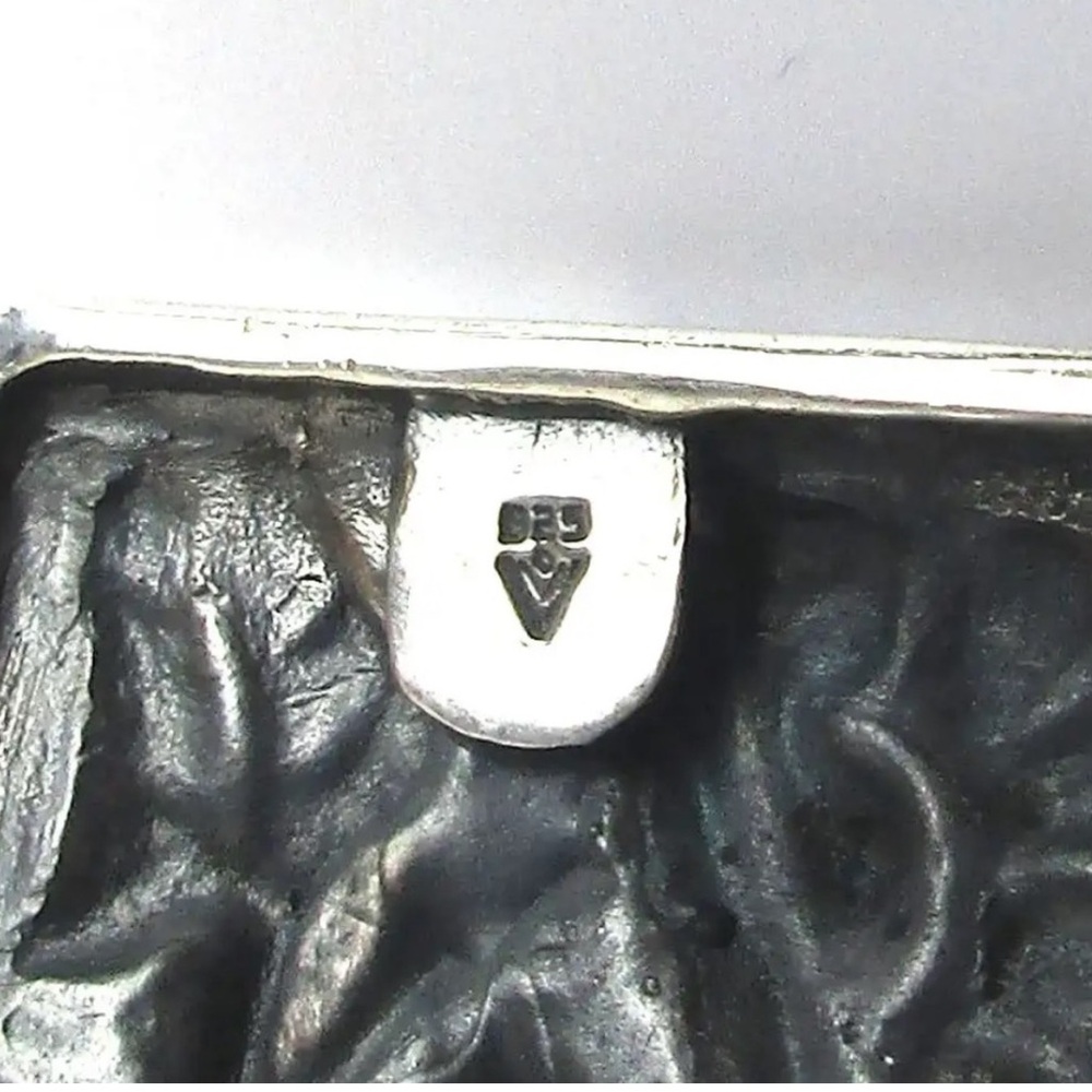 Silpada Vintage Repousse Floral
Sterling Silver Oxidized Floral Cuff Bracelet - Picture 7 of 8